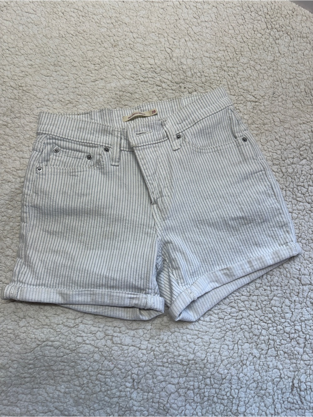 Levi’s Striped White Shorts. Womens Size 28.